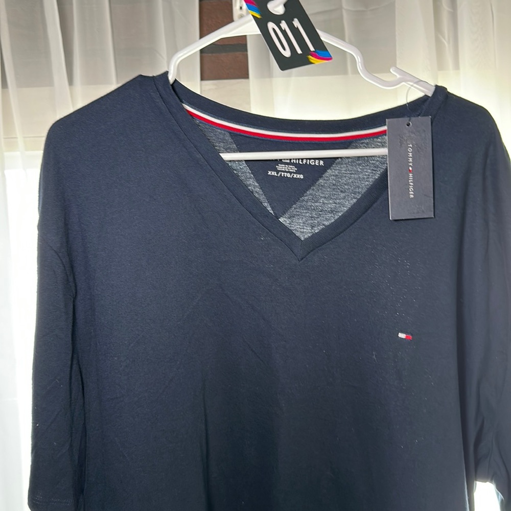 NWT Tommy Hilfiger men’s XXL dark blue short sleeved v-neck shirt.